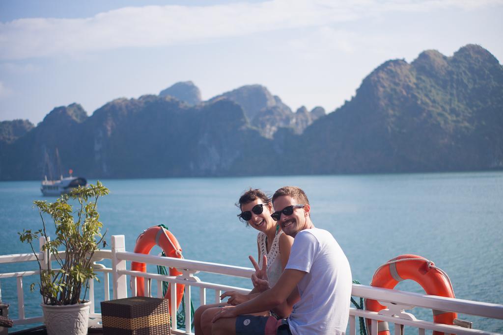 Golden Star Cruise Hotell Nan Giang Exteriör bild